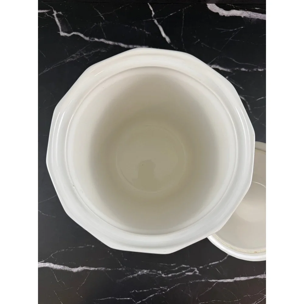 VTG Pfaltzgraff Heritage White 7in Canister with Lid READ